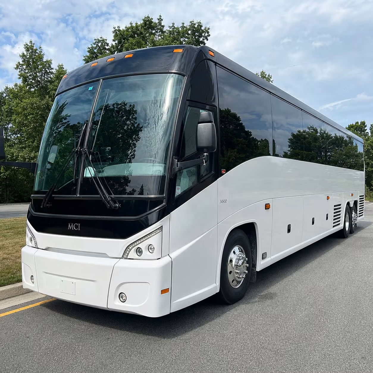 corporate groups in quincy rely on long distance charter buses for multi day business travel