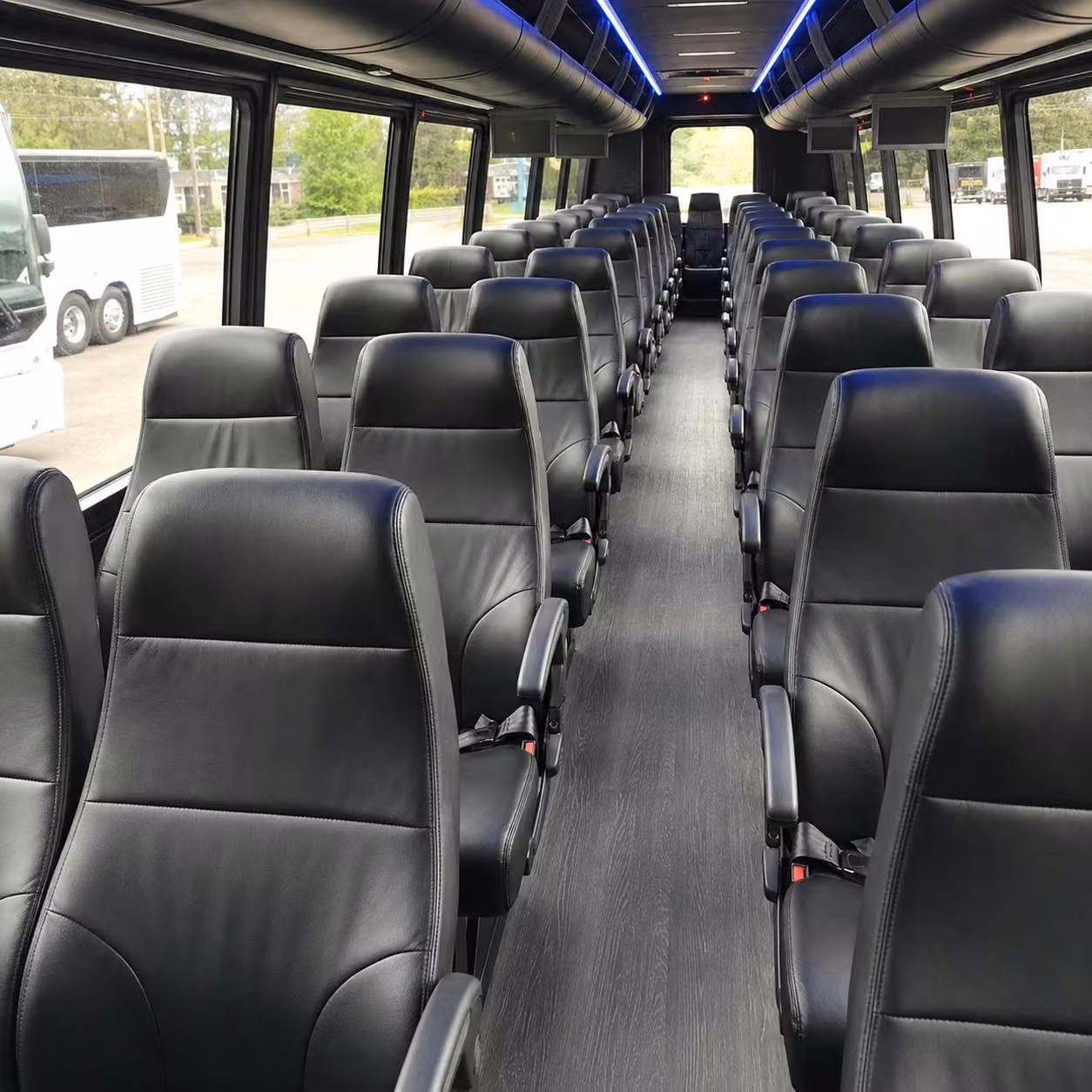 quincy 15 passenger minibus rental